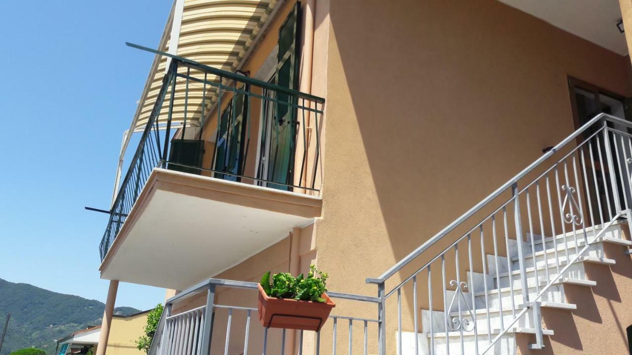 דירות מונליה A & M House מראה חיצוני תמונה